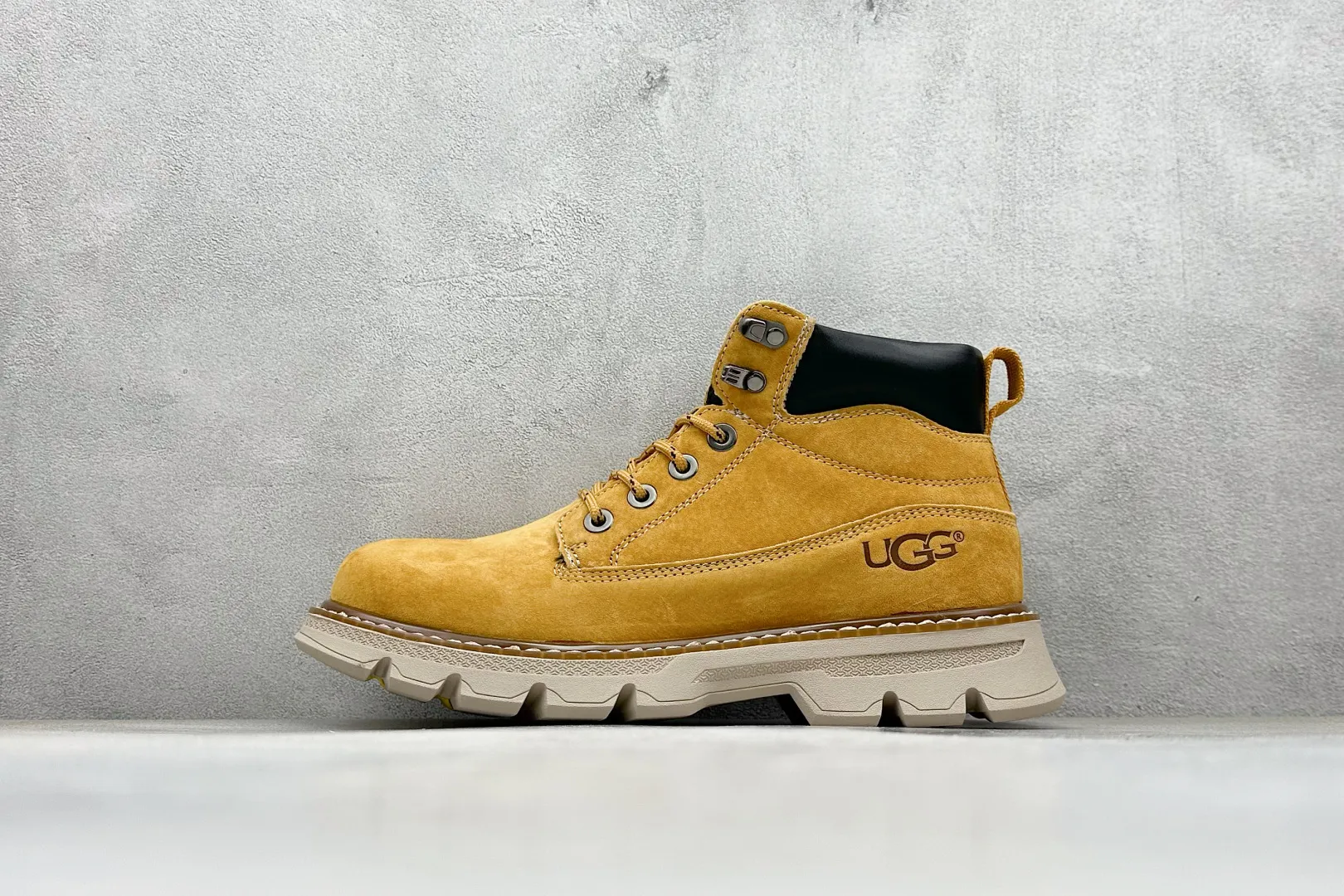 🐲💰 600 support store opening UGG 2025 autumn and winter new men's mid-cut casual Martin boots series #Guangdong Dachang quality 25ss autumn and winter new style fashion trend matching The fabric is imported from Italy frosted cowhide. The whole shoe is made of genuine cowhide material, from the outsole to the hardware, all made from OEM raw materials. Good products do not kill pigs. The quality of the first order is strictly controlled. The full set of official website unified packaging. This winter's cold-proof outdoor products, daily casual matching A must-have for stylish men‼ American affordable luxury brand [UGG] Tasman Weather Hybrid Tasman hybrid series mid-top lightweight casual Martin boots" Size: 39-44 (one size larger than sports shoes)